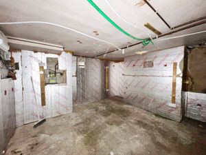 BASEMENT - click for photo gallery